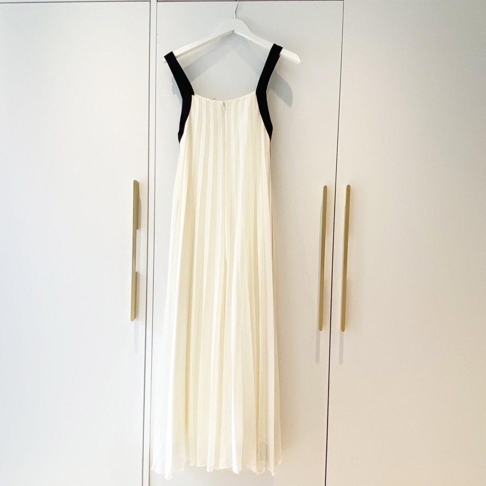 𝅺BNWOT Club Monaco Pleated Jumpsuit - Picture 8 of 8